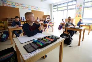 OTROCI PONOVNO V ŠOLI 05 FOTO LJUBO VUKELIČ